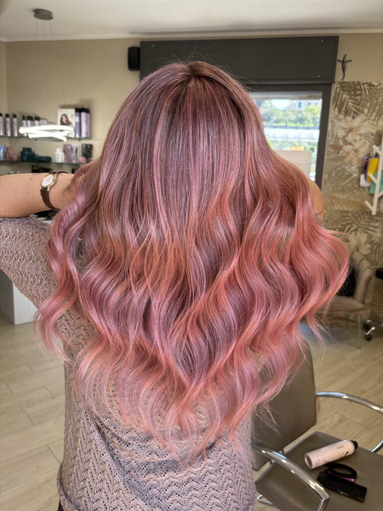 Salone di parrucchiere per colore capelli a Genova